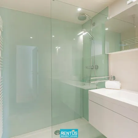 Sealine - Modern At 100m From The